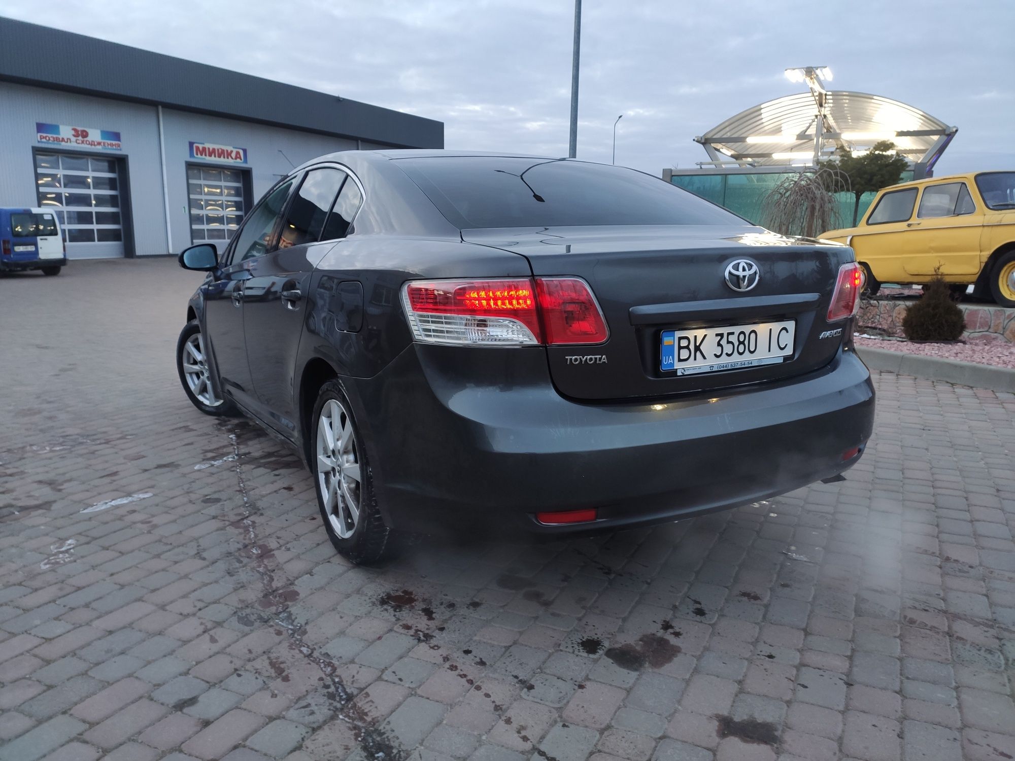 Прокат RENT оренда авто автомобіля 20$/доба авто Toyota Avensis