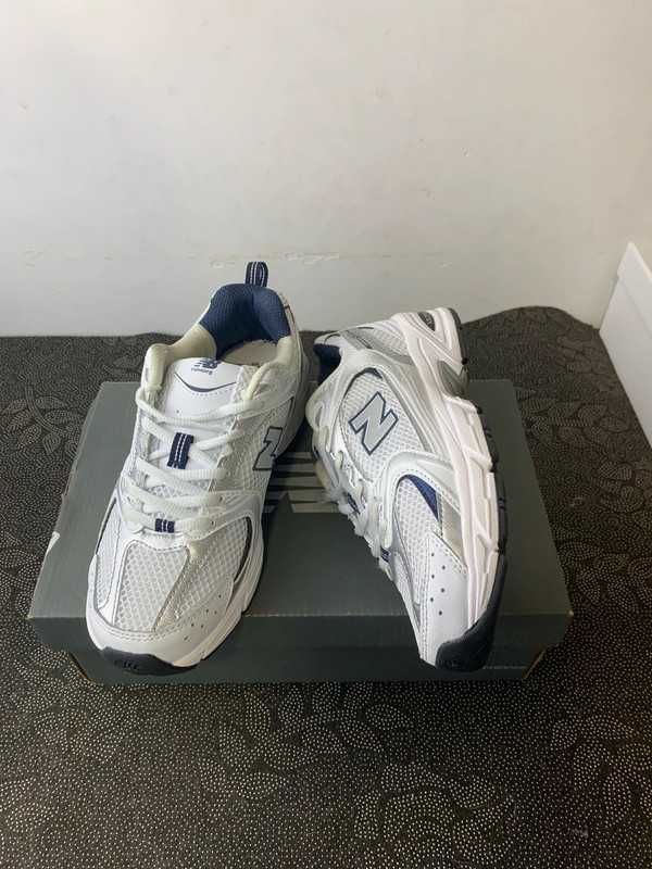 white* Damskie New Balance530 UnisexTrampki roz. 40