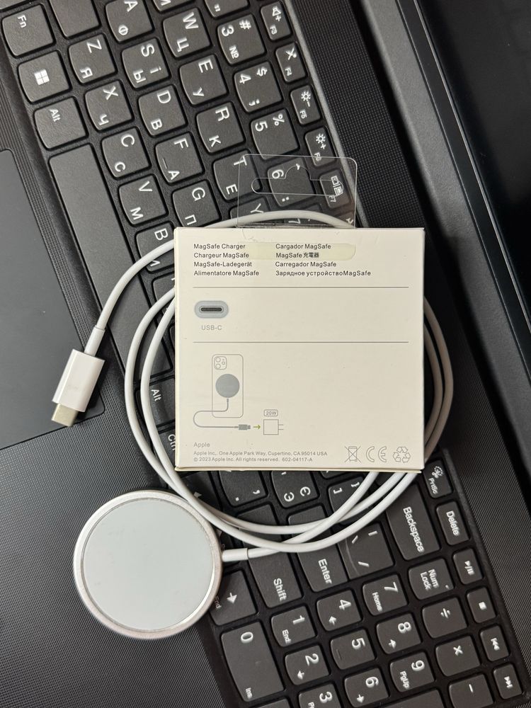 Бездротова зарядка для Iphone Apple MagSafe