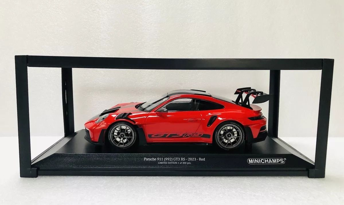 Minichamps 1:18 porsche 911 (992) Gt3 RS 2023