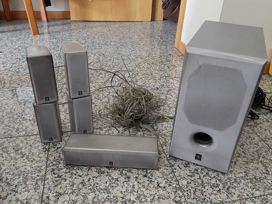Sistema home cinema Yamaha com leitor DVD