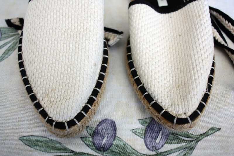 Alpercatas brancas e pretas usadas uma vez da ZARA Trafaluc tamanho 37