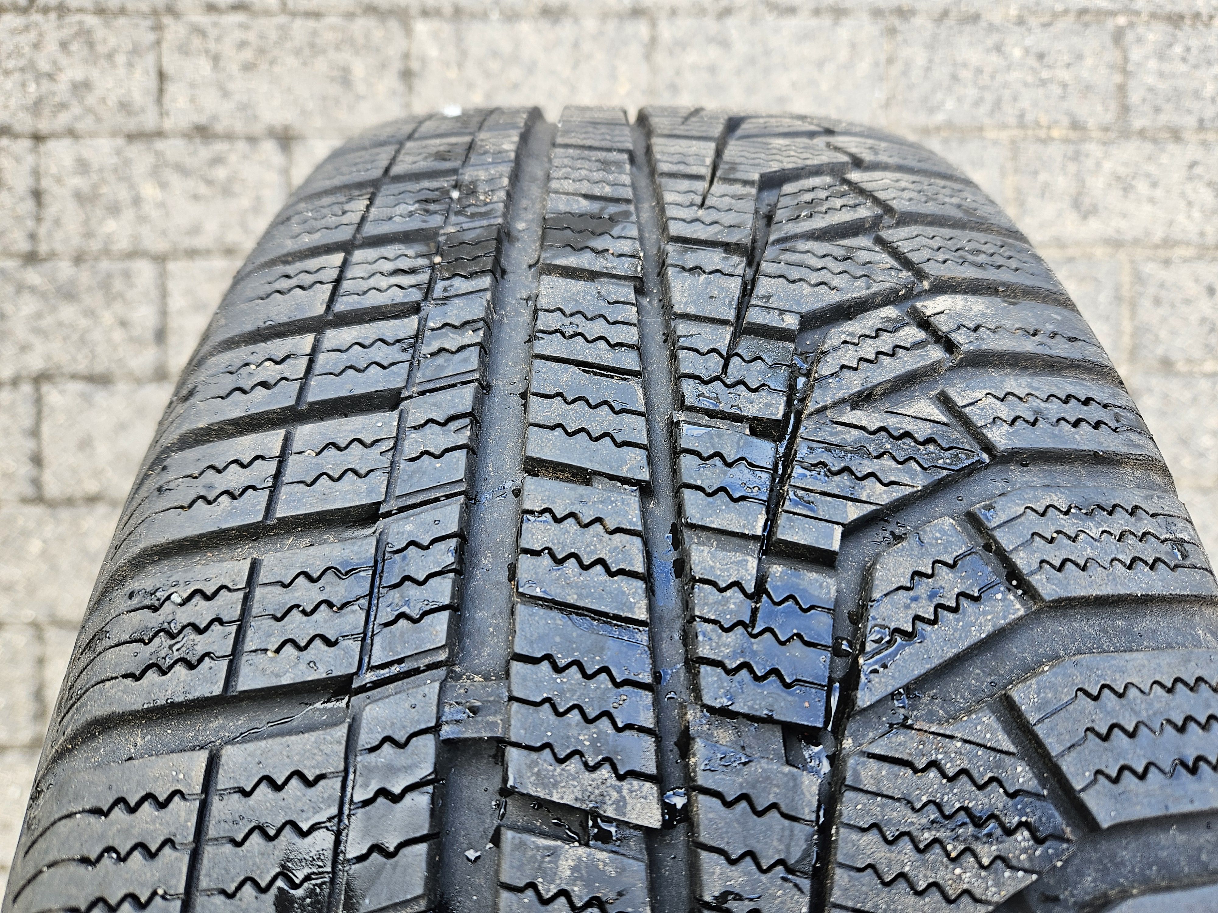 4x 205/60R16 96H XL Hankook Winter i*cept evo2 / 4x 6,5mm [763K4]