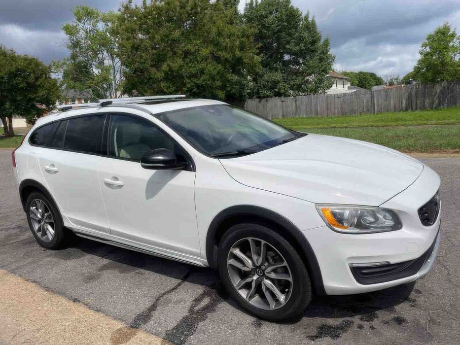 Volvo V60 Cross Country T5 Premier      2017