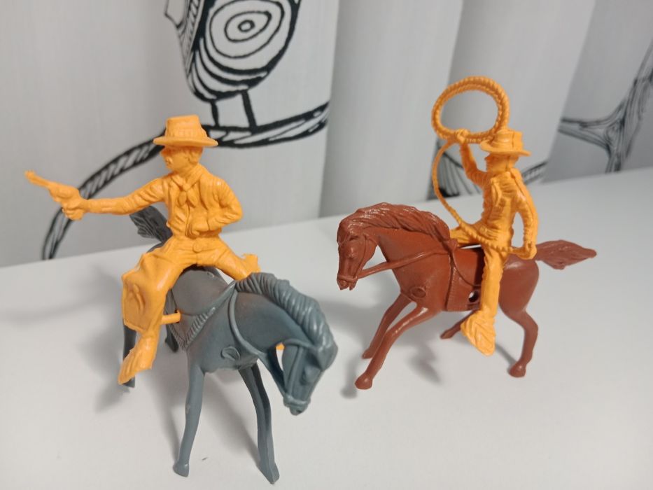Żołnierzyki kowboje figurki z PRL-u