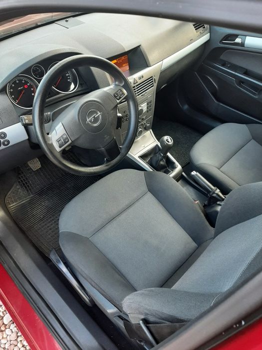 Opel Astra H 2006 rok klimatyzacja sprawna 1.6 benzyna