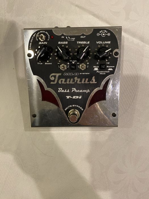 Preamp do gitary basowej Taurus