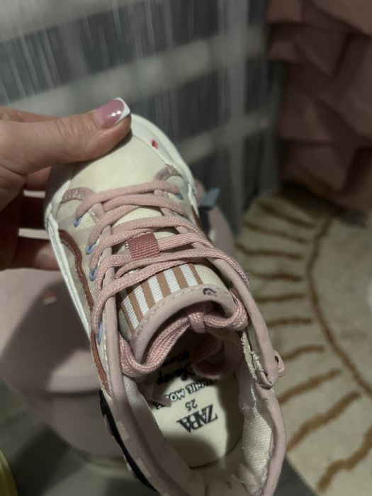 Продаю кеди 25 р Zara