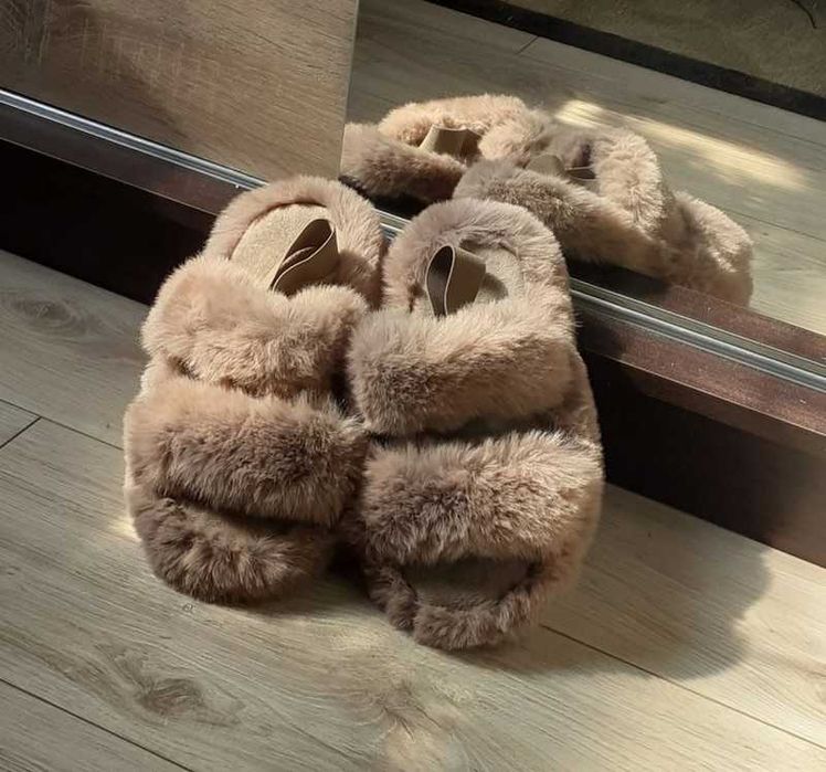 Śliczne futrzane puszyste kapcie klapki brązowe r 38