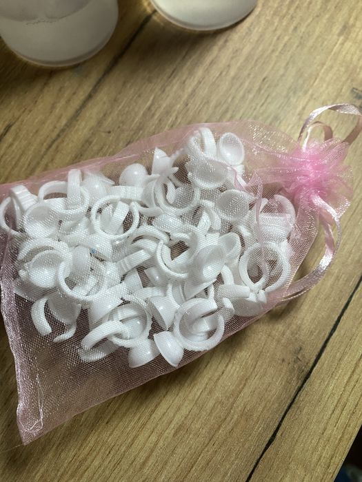 Матеріали та розхідники для майстра по нарощенню вій