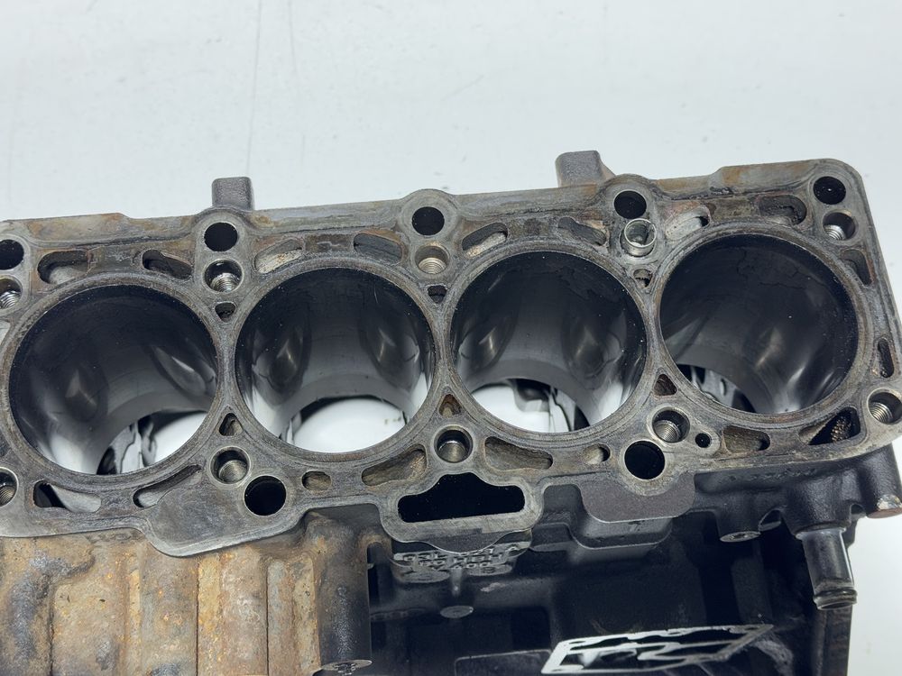 Блок циліндрів passat b6 B7 cc golf 6 cba cbab цилиндров 03L 021 A