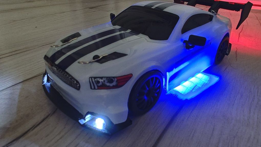 Samochód Ford Mustang GT 6 gen kolor biały pasy LED neony DRIFT RC 4wd