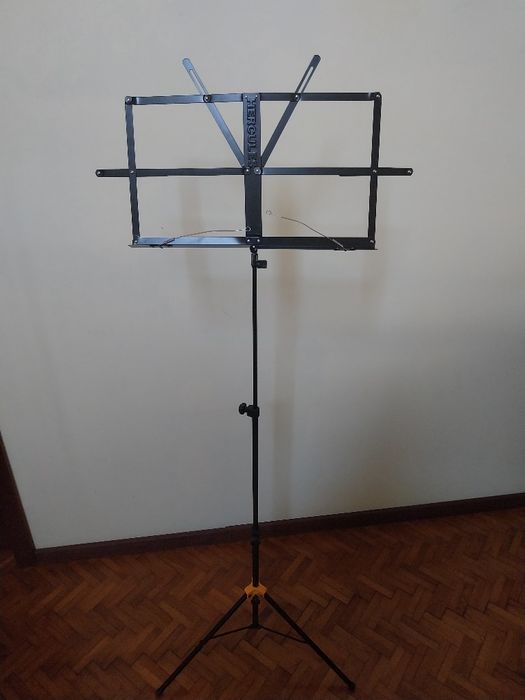 Suporte para Partituras Hércules BS 118BB - 40,00 (Semi-novo)
1. Supor