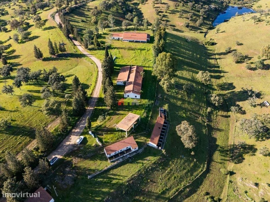 Monte Alentejano com 44Ha em Serpa