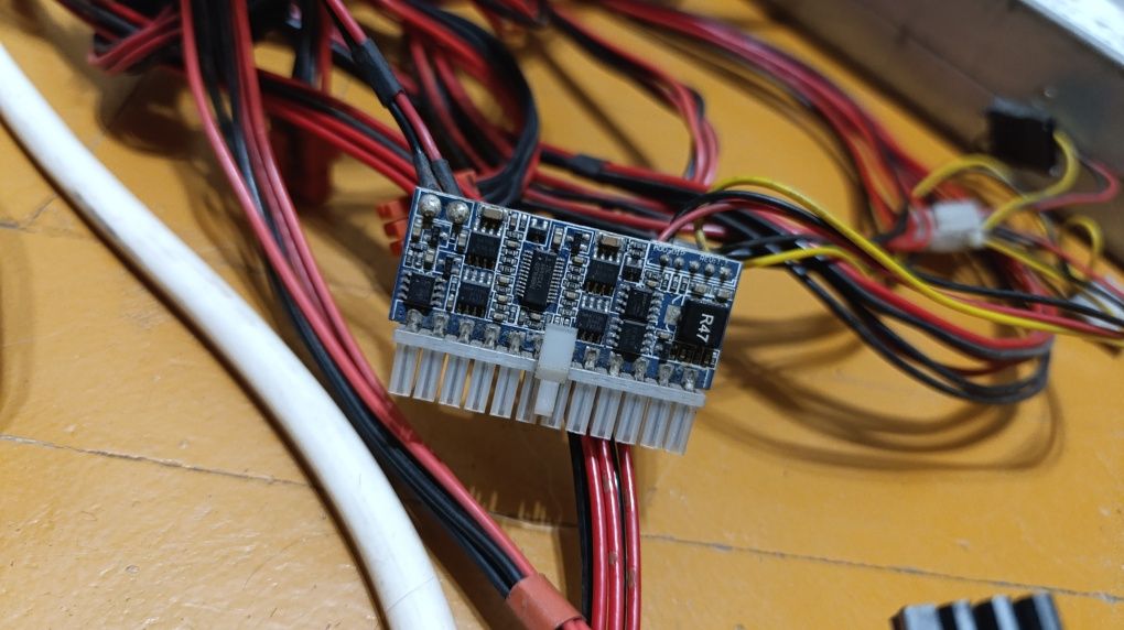 Блок живлення HP ATSN 7001133 під майнинг 6*6+6х8 pin picoPSU: 2244W