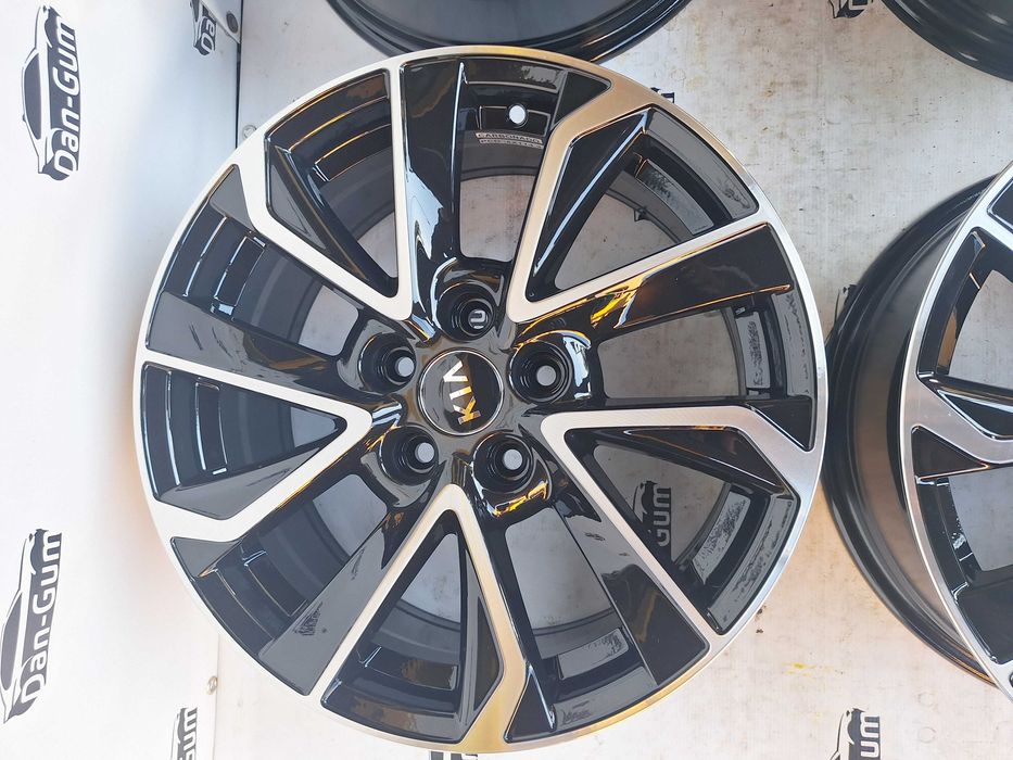 Felgi aluminiowe 5 x 114,3 R 17 Alufelgi oryginalne Carbonado Kia