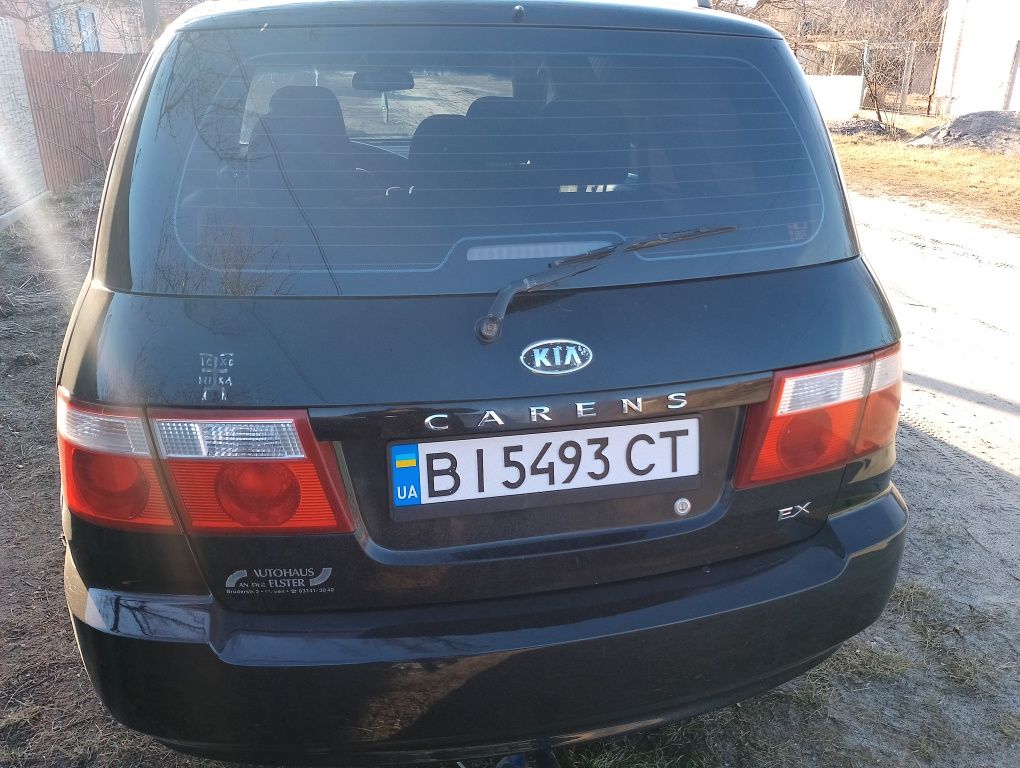 Автомобіль KIA Carens