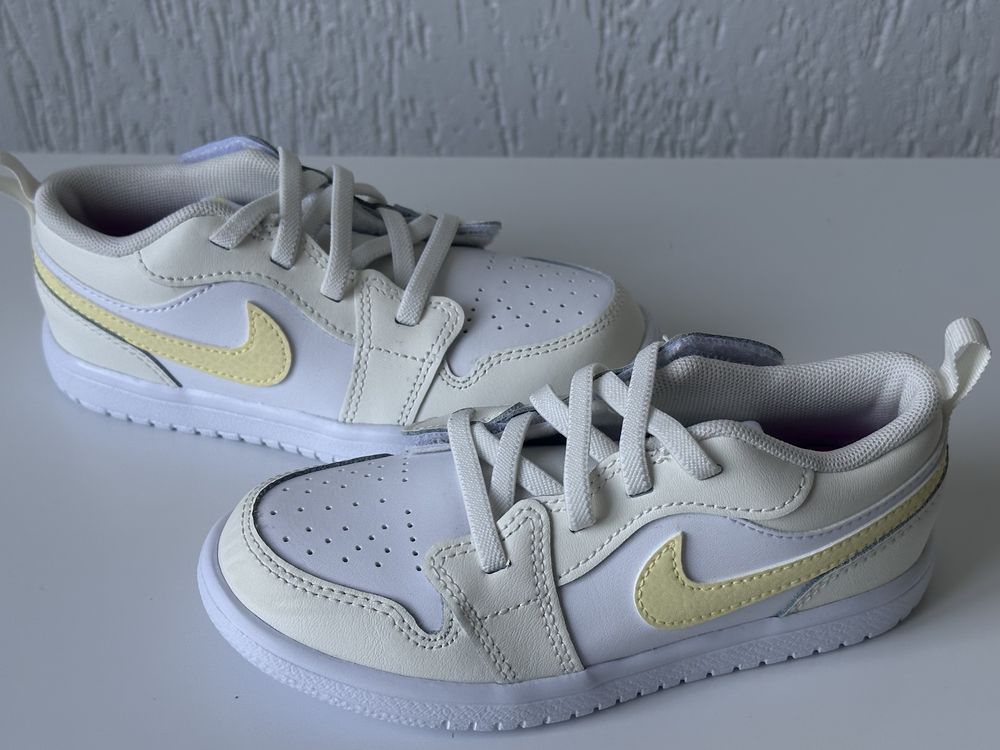 27 р, 17.5 см. устілка. Дитячі кросівки Nike, оригінал