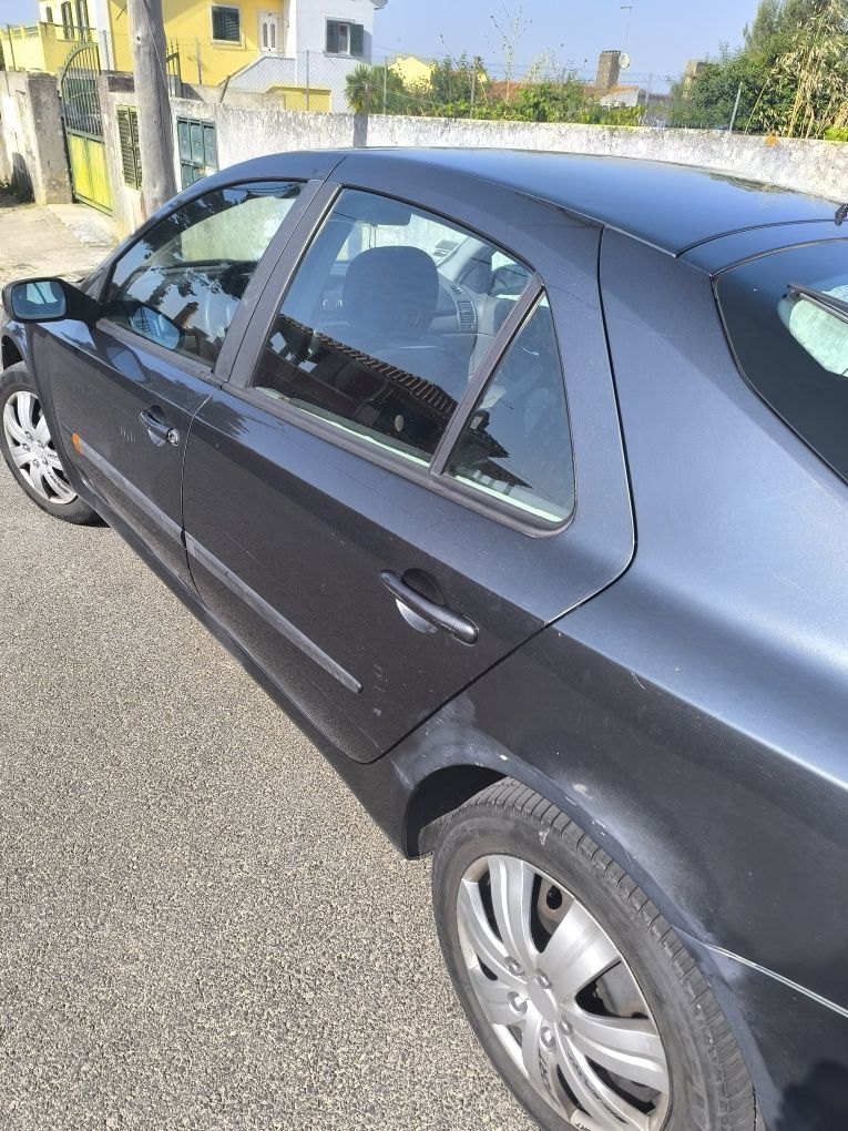 Laguna 2002 ou troco por carro de menor valor