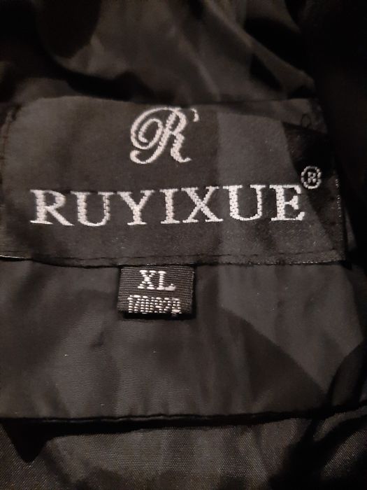 Kurtka damska rozmiar na metce XL ale jest to M