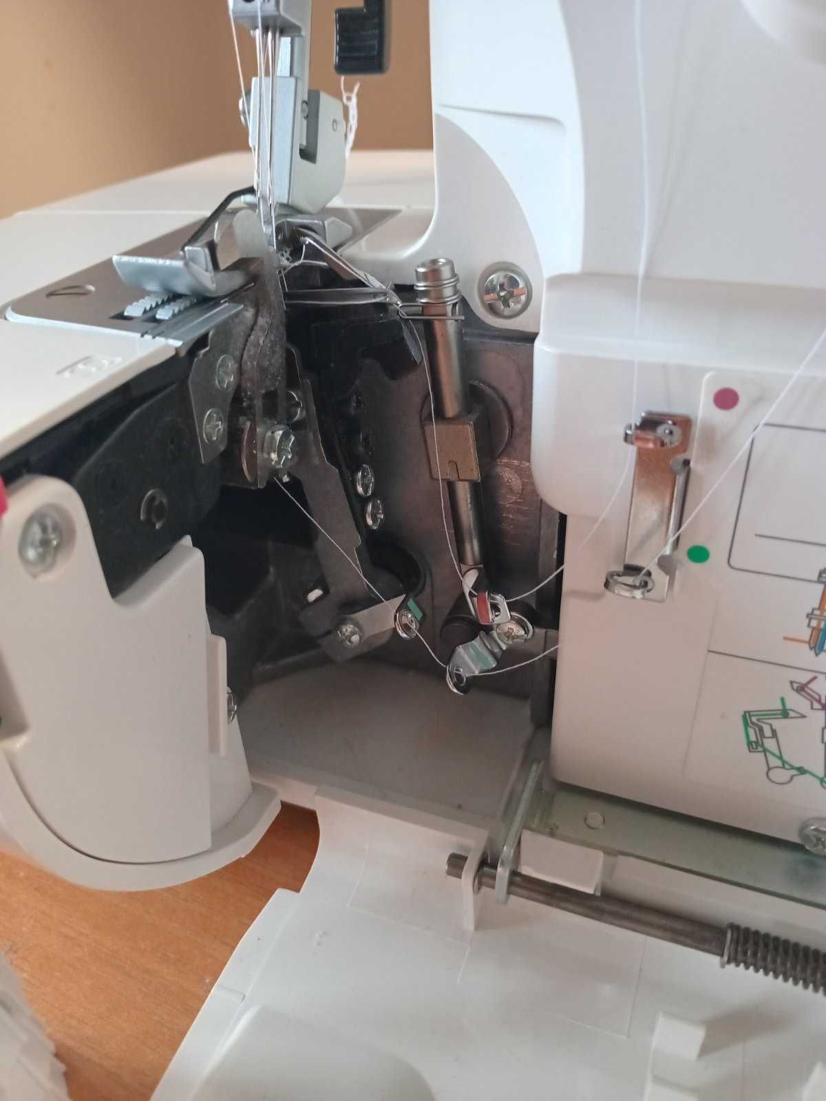 Оверлок Janome 210 D