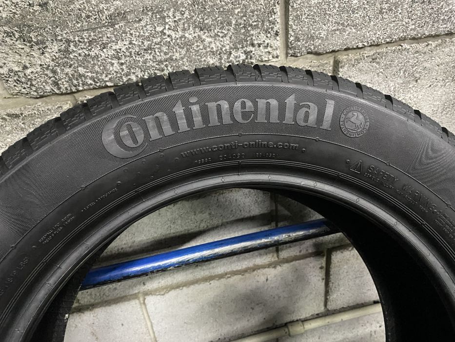 Зимові шини 225/55 R17 (101V) CONTINENTAL