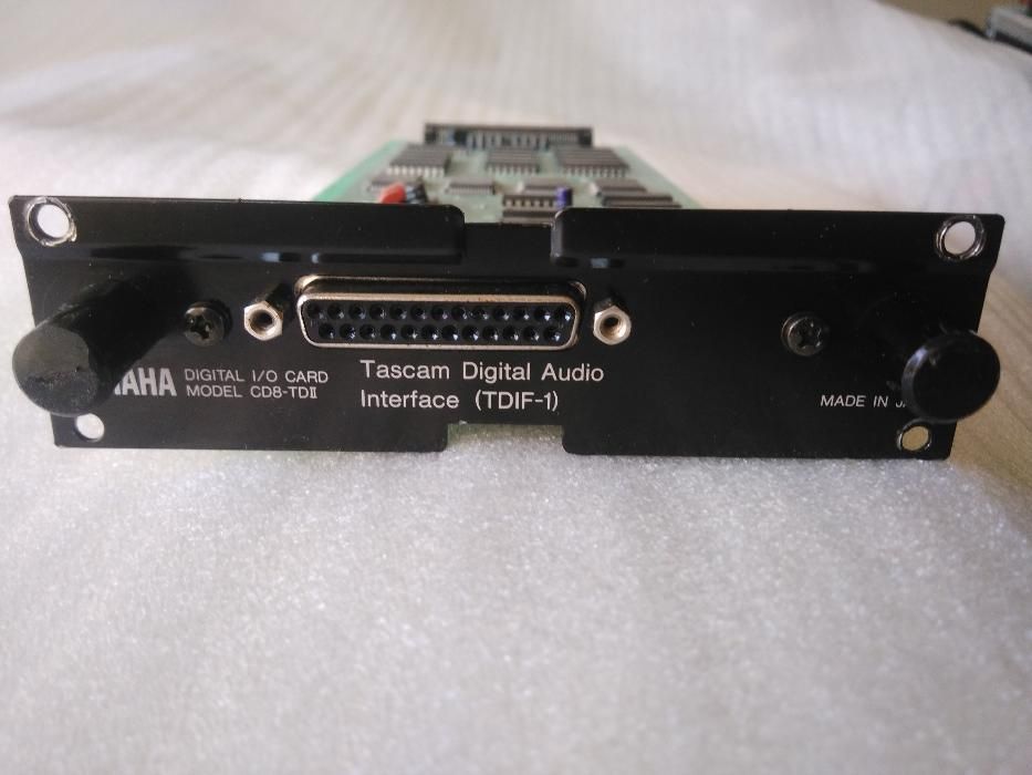 Yamaha CD8-TDII Tascam Digital Audio Inferface (TDIF-1) para 02R e 03D