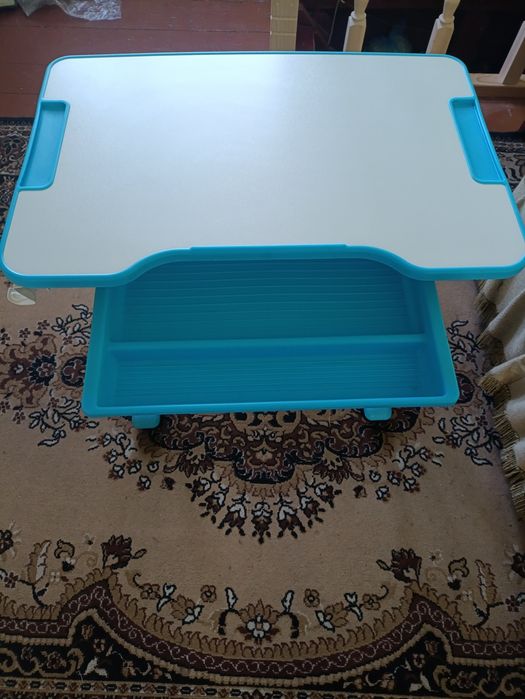 Дитяча парта зі стільцем