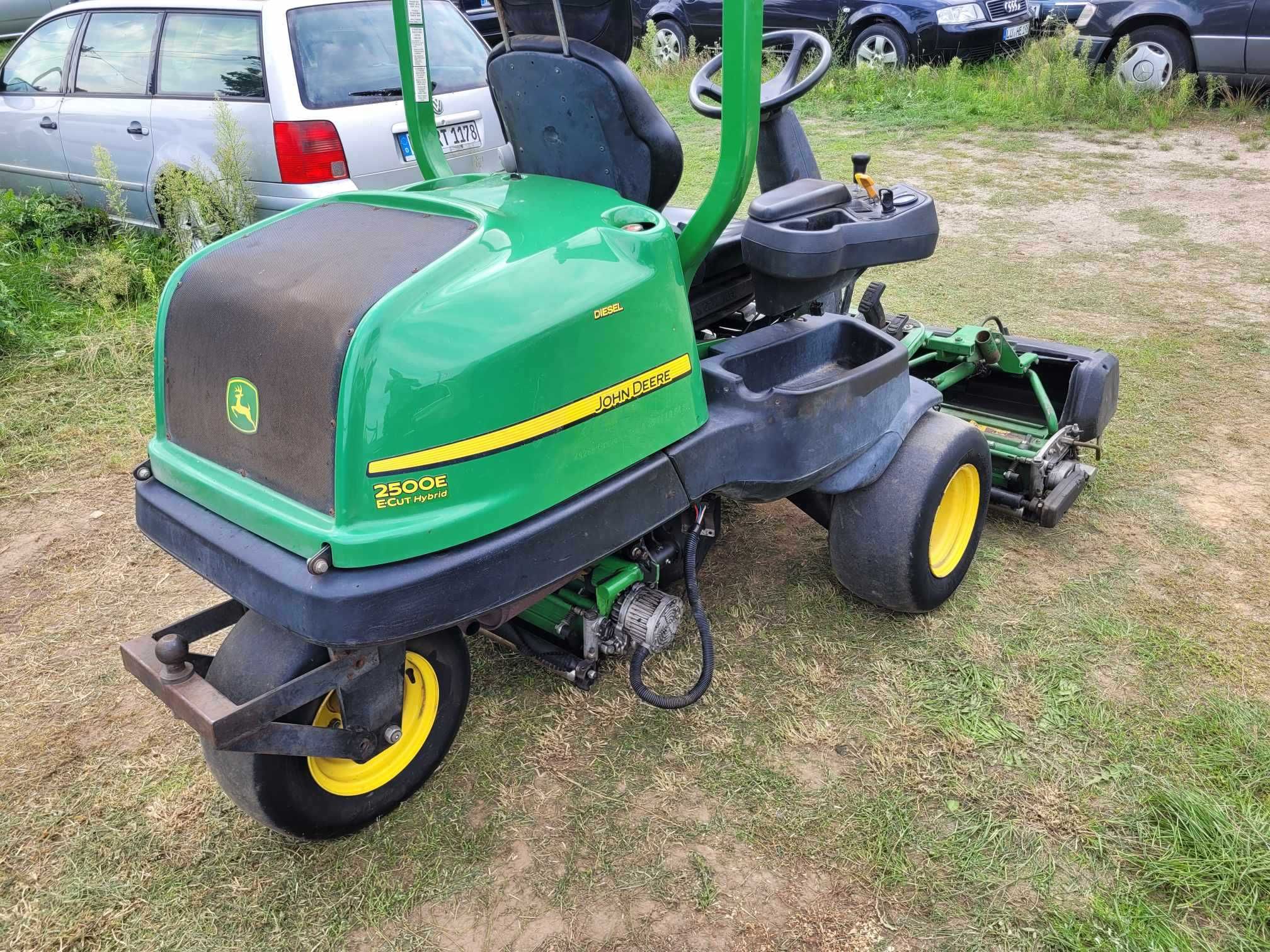 Kosiarka wrzecionowa John deere 2500 E Cut Hybrid Groomer diesel