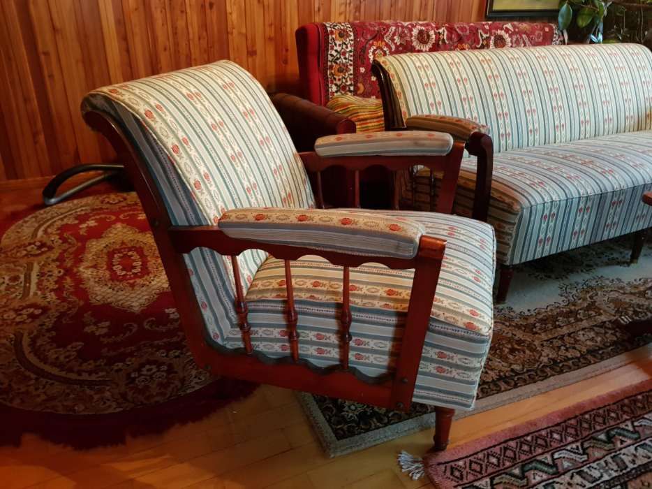 Meble stylowe: sofa + 2 fotele;