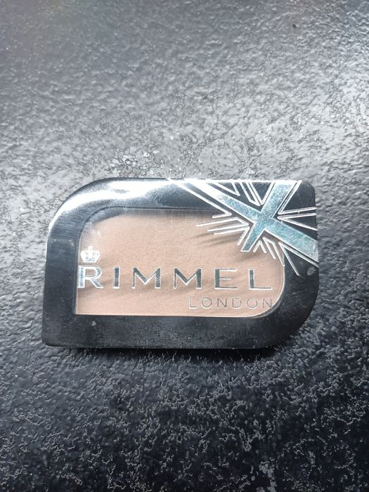 Rimmel cień do powiek Magnif'eyes 003