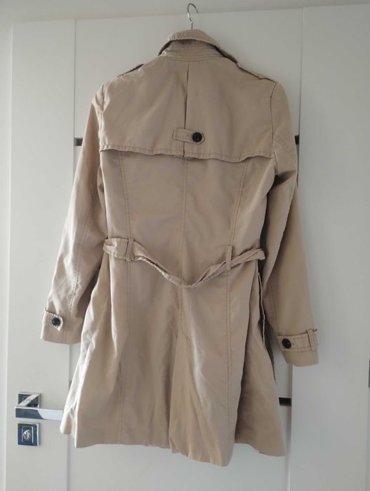 Płaszczyk jesienny beżowy