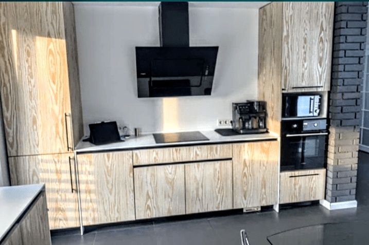 #230 А Двоповерховий будинок біля лісу подобово