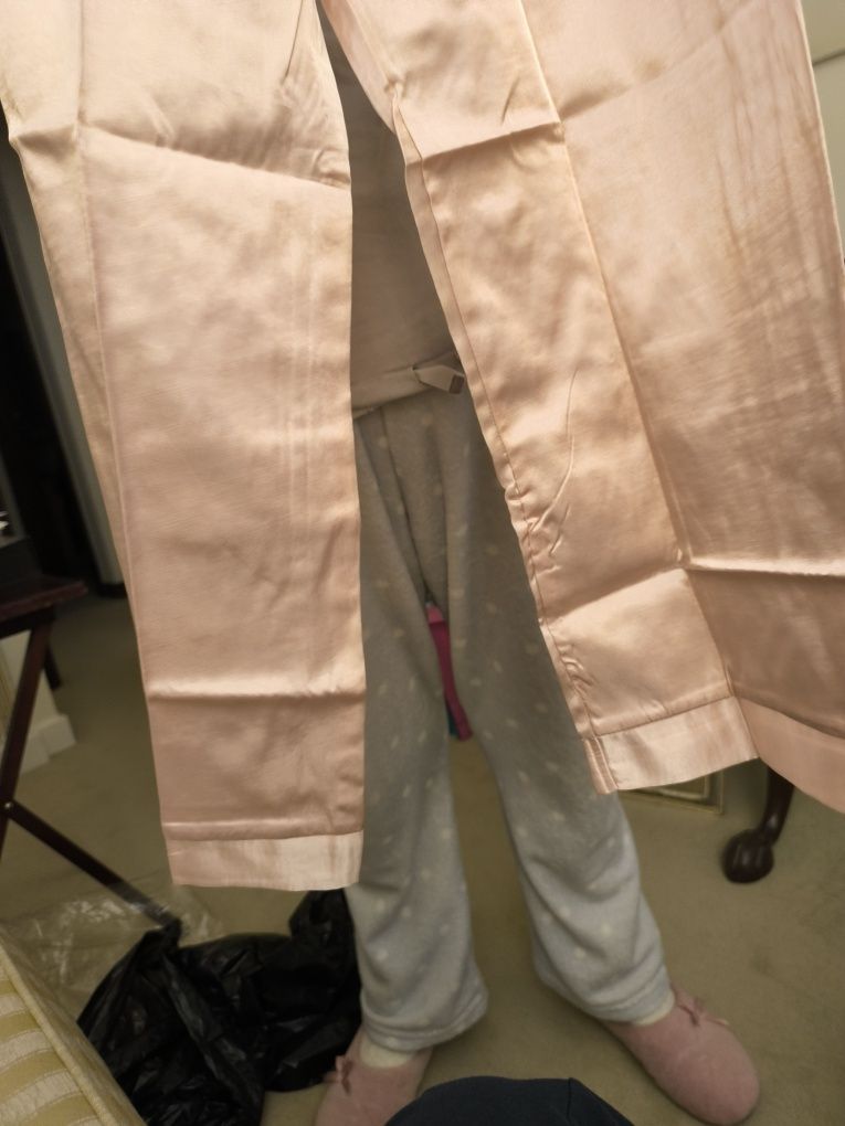 Pijama,Robe & Chinelos,completamente NOVOS..