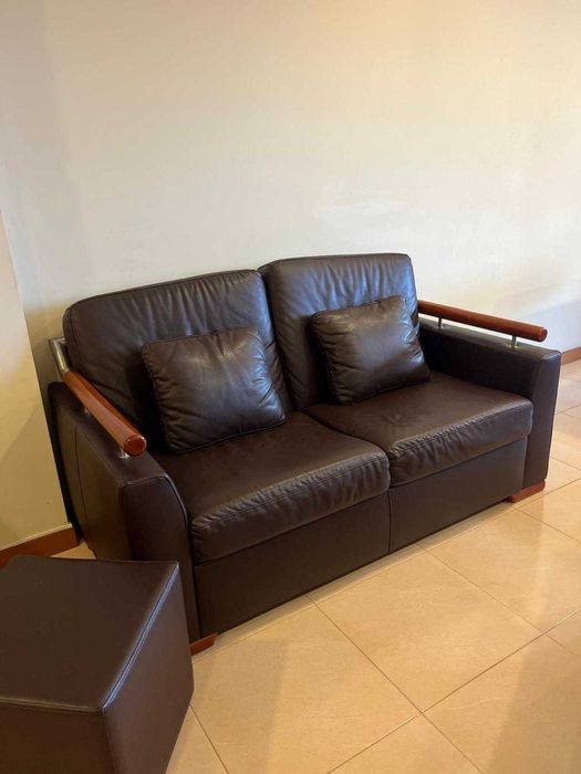 2 Sofás em Napa Castanha (160cm x 90cm)
