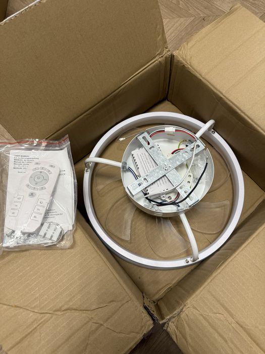 Zyrandol lampa sufitowa led z wentylatorem i pilotem