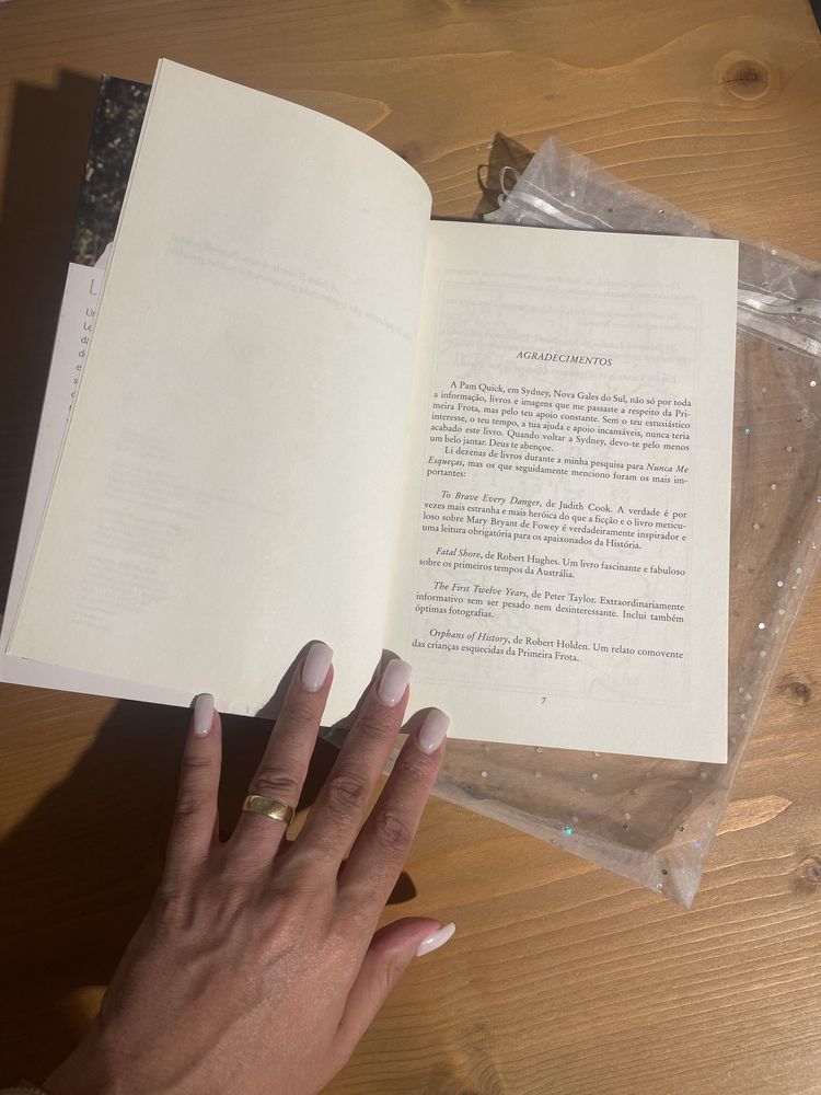 Livro “ Nunca me Esquecas” de Lesley Pearse