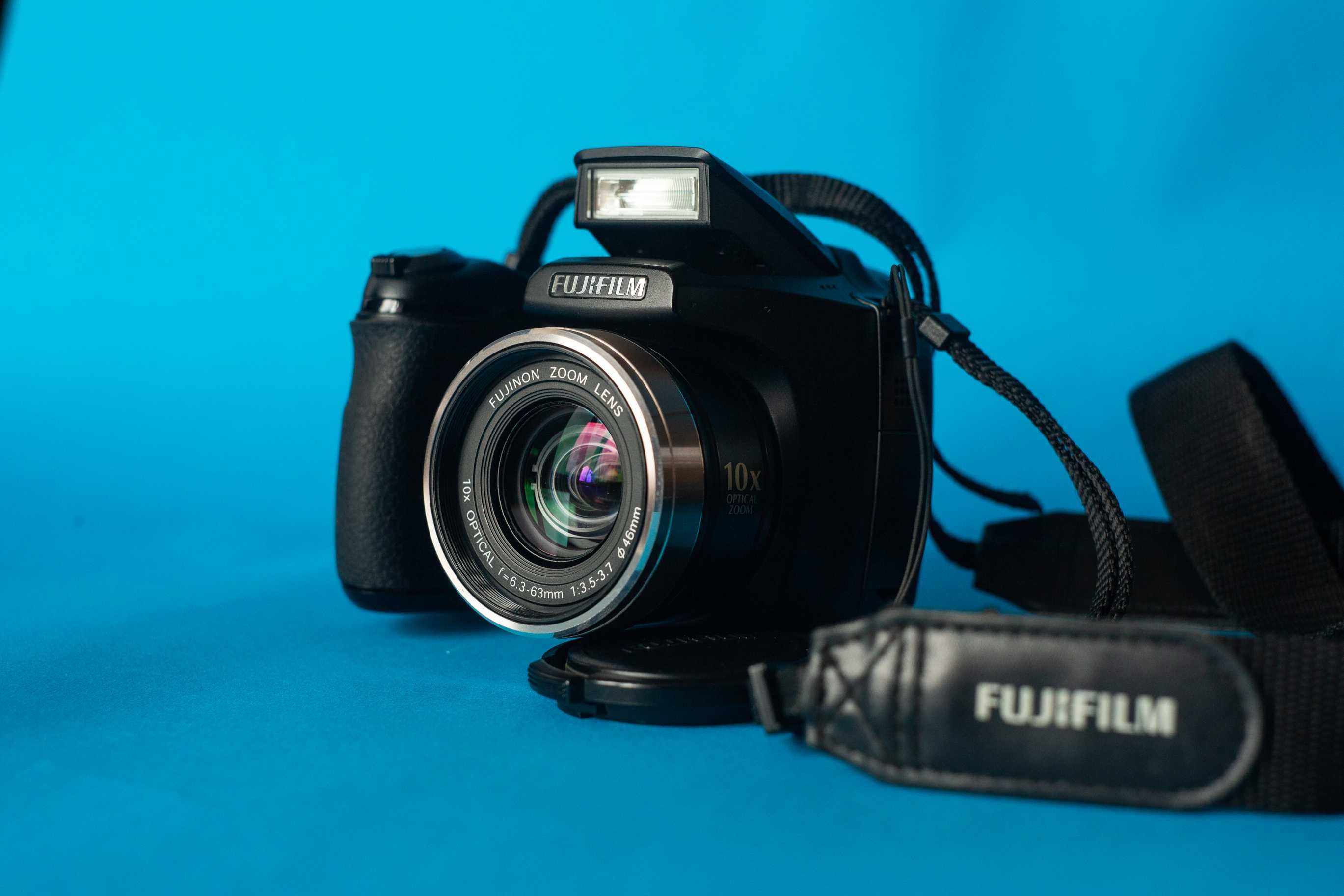 Фотоаппарат Fujifilm FinePix S5800 состояние нового