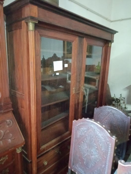 Recheio de loja de antiguidades