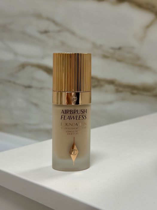 Charlotte Tilbury Flawless Foundation 2 Neutral