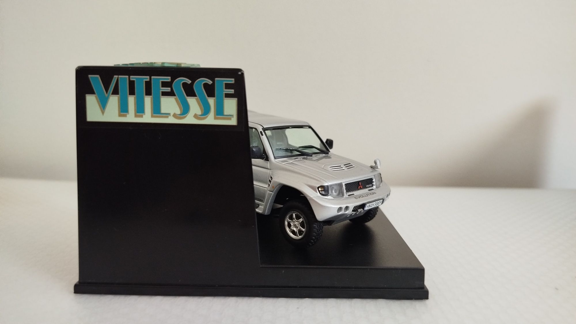 Miniatura Mitsubishi Pajero Evolution 1/43 Nova