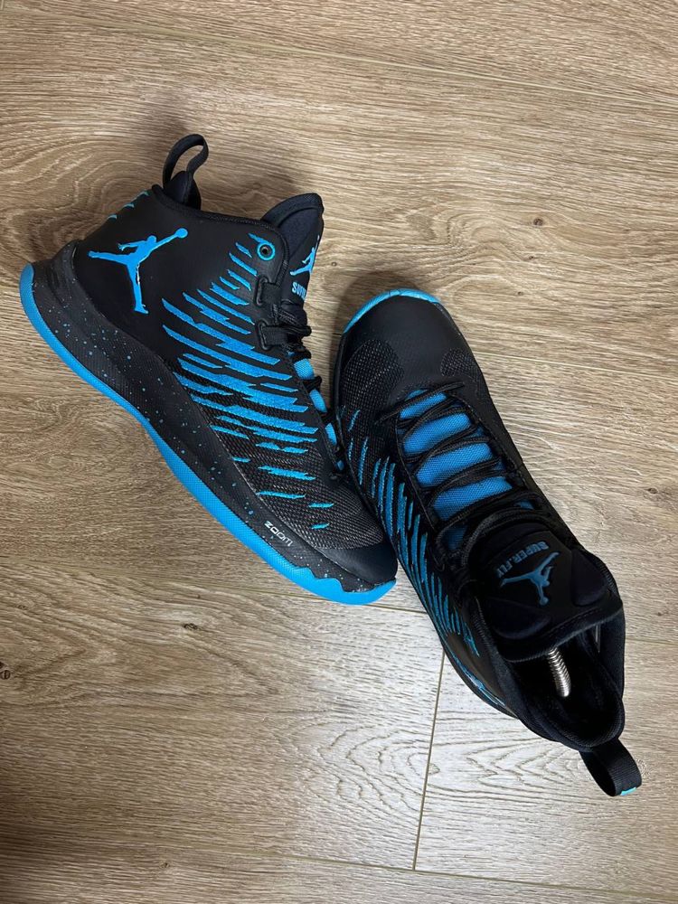 Продам БОМБЕЗНІ чоловічі кросівки Nike Air Jordan Superfly Basketball
