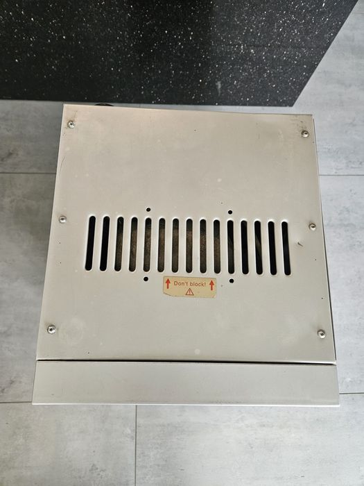 Mała lodówka redbull