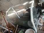 Vitrine grande com vidros frontais