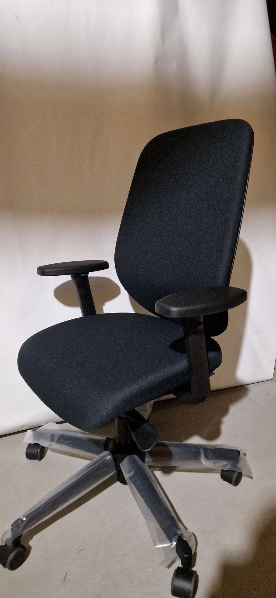 Ergonomiczny Fotel, krzesło biurowe  Giroflex 353. Nowe