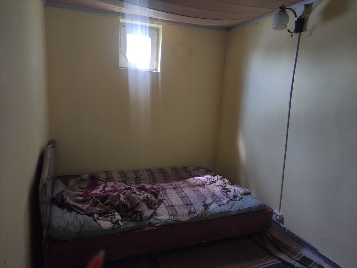 Продач дачного будинка з виходом на воду