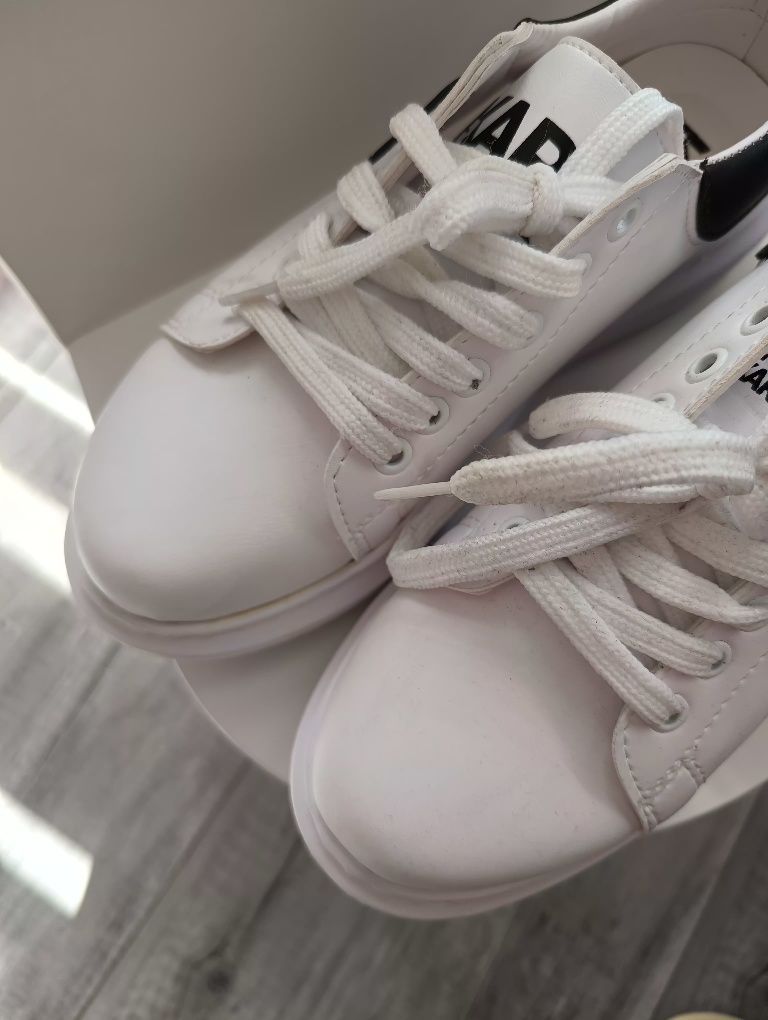 Sneakersy białe buty sportowe na platformie Karl Lagerfeld rozmiar 38