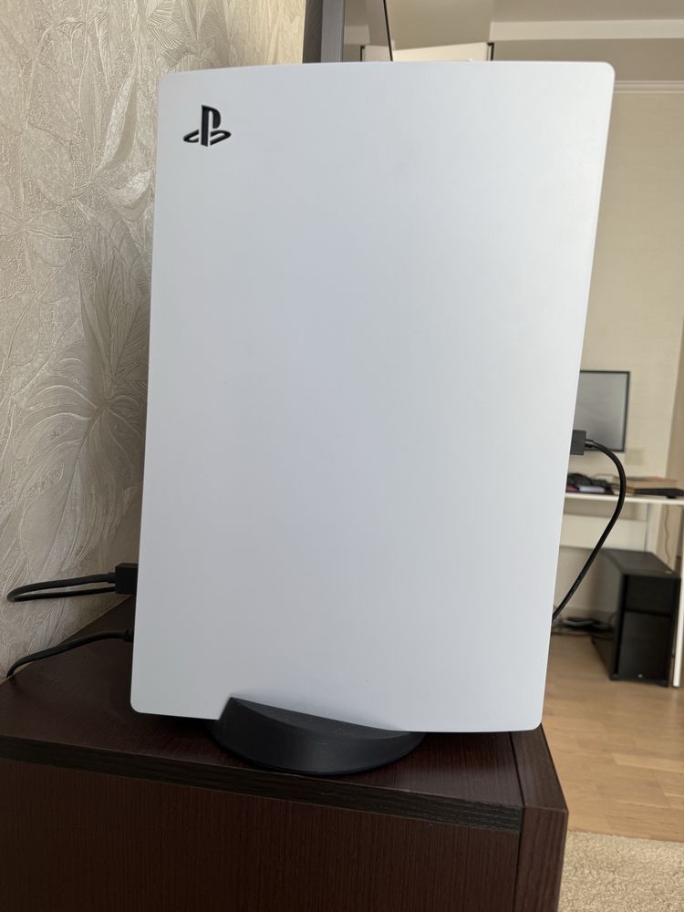 Sony PlayStation 5 Bluray Edition + 2 геймпада