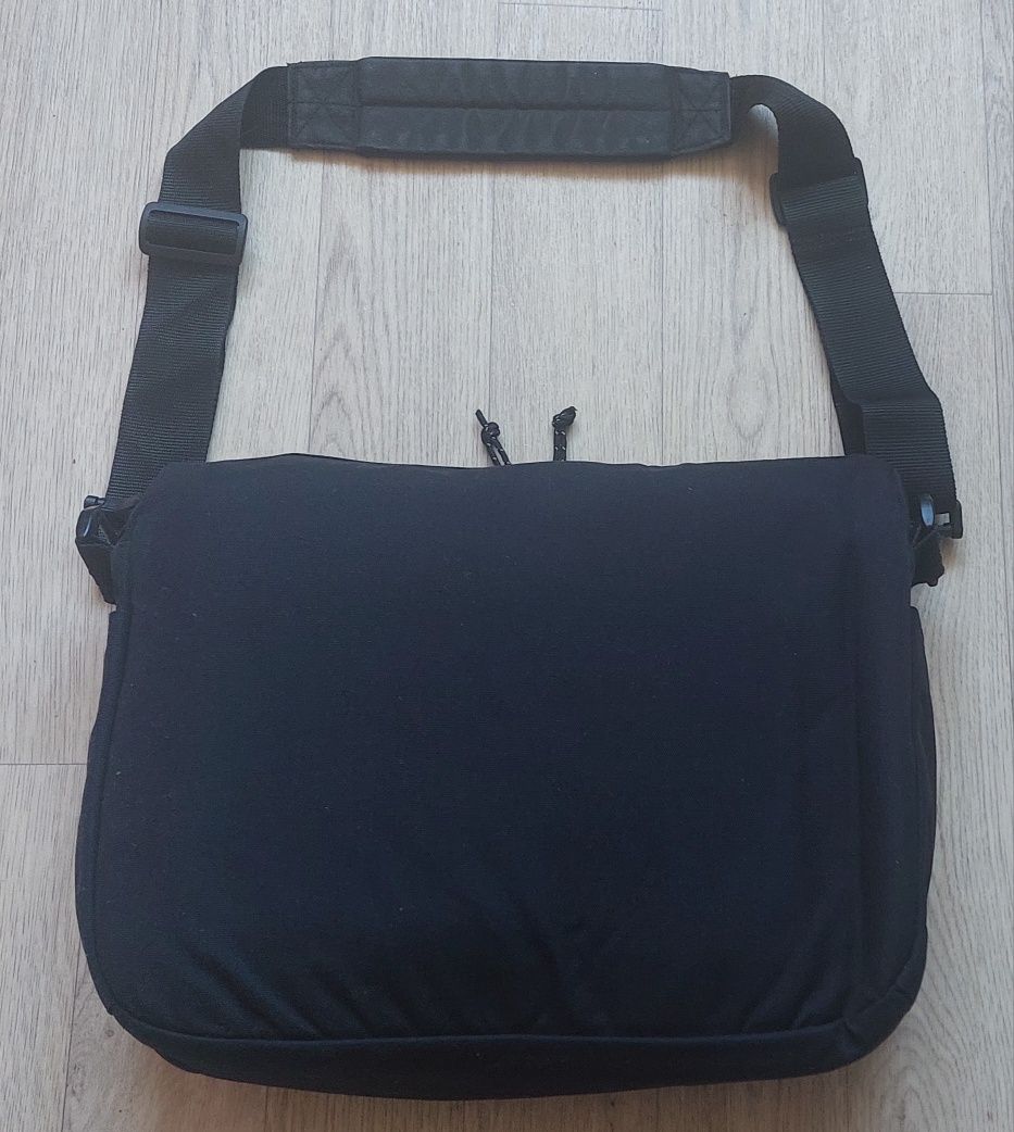 Сумка меседжер б/у Eastpak 12L