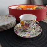 Komplet porcelanowy filżanek
